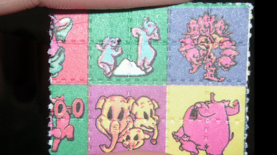 Papírek napuštěný LSD